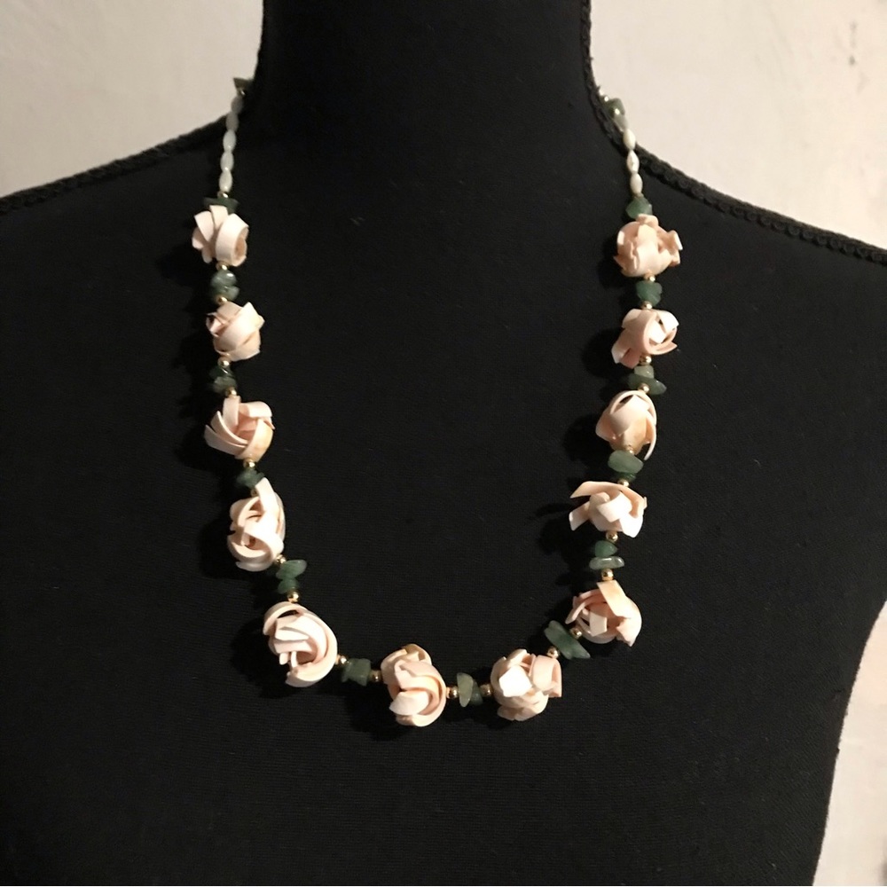 Vintage White Beads Pink Shell Cluster Flowers Necklace